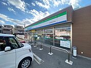 ファミリーマート 尼崎稲葉元町店（696m）