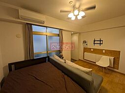 サンダーソンレジデンス 207 2階ワンルームのリビング/ダイニング