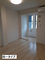 カーサ・コルーテ南 102 1階1LDKのリビング/ダイニング