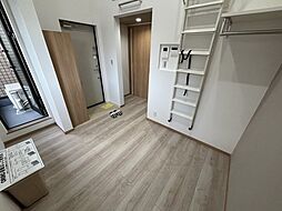 loulou 今津（ルルイマヅ） 201 2階1Kのリビング/ダイニング