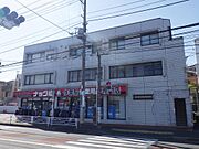 東側からの外観。