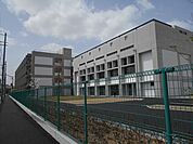 中学校「尼崎市立小田中学校まで1620m」