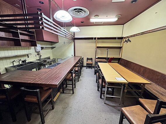 店舗内