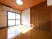 南側からあたたかい光が差し込んできます♪