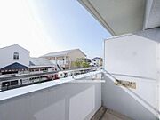 南向きの広々ベランダはお洗濯物もたくさん干せます