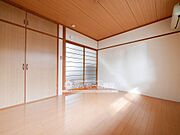 木の温もりがやさしいフローリング