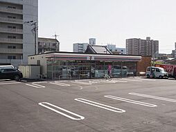 セブンイレブン(290m)
