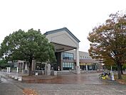 佐賀市立図書館(1、300m)
