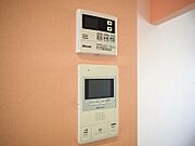 生活導線を考えて全てのモニターを1箇所に設置