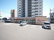 セブンイレブン(350m)