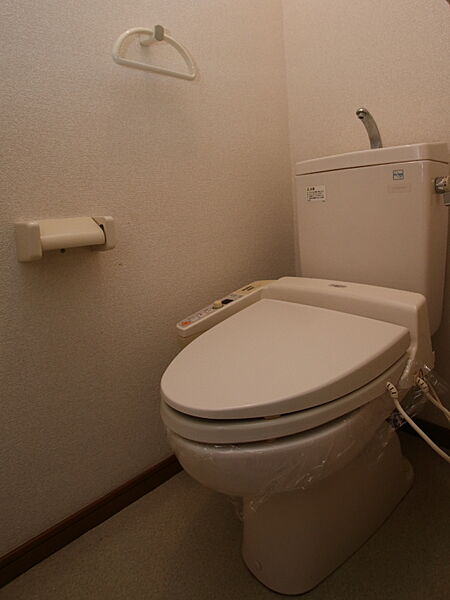 画像14:トイレはウォシュレットタイプです