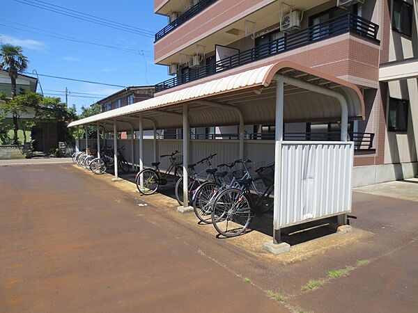 画像16:敷地内には自転車置き場があります