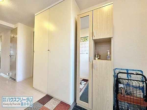 玄関を拡大表示