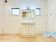 明るく、清潔感溢れる洗面所♪