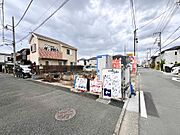 販売現地