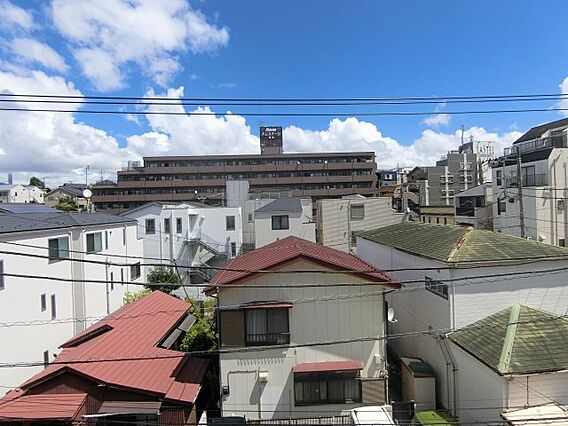高台につき、採...