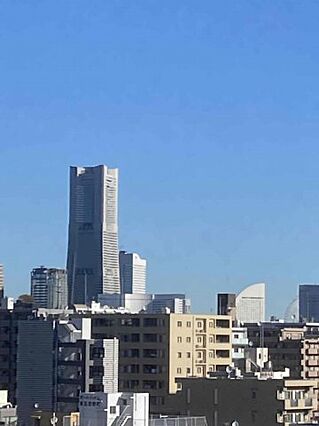 ランドマークタ...