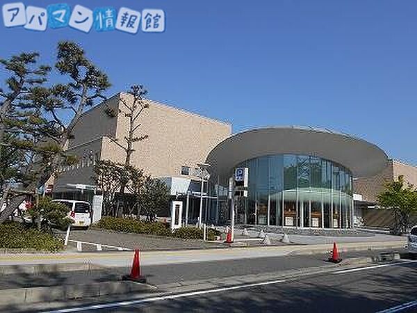 画像20:新潟市立中央図書館 365m