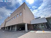 新潟市立中央図書館 320m
