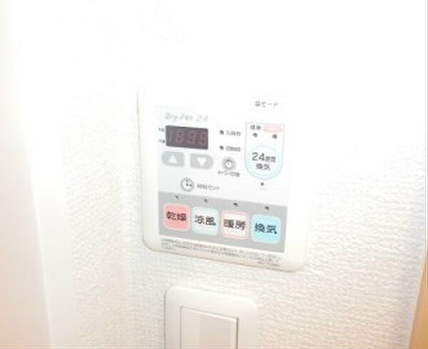 画像14:浴室暖房乾燥機