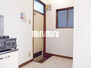 お部屋からみた玄関の様子