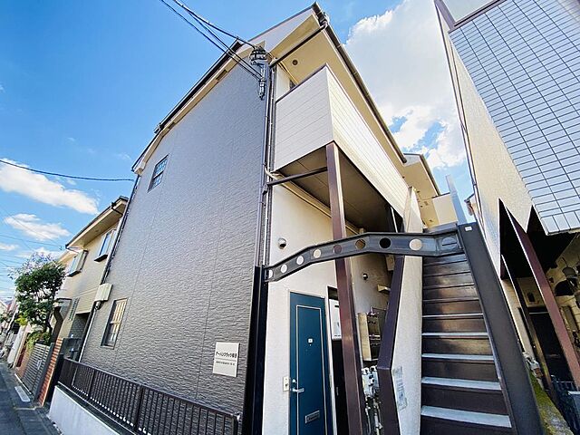 2 / 11