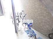共同自転車置場です。