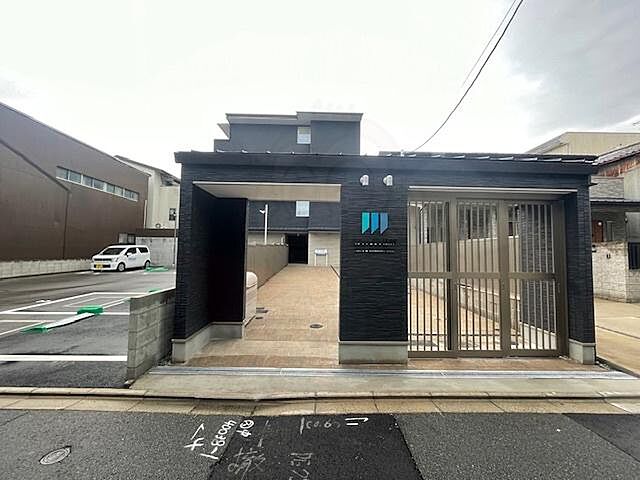 4 / 8
