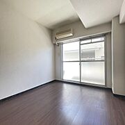 南向きで明るく風通しの良い居室空間です♪