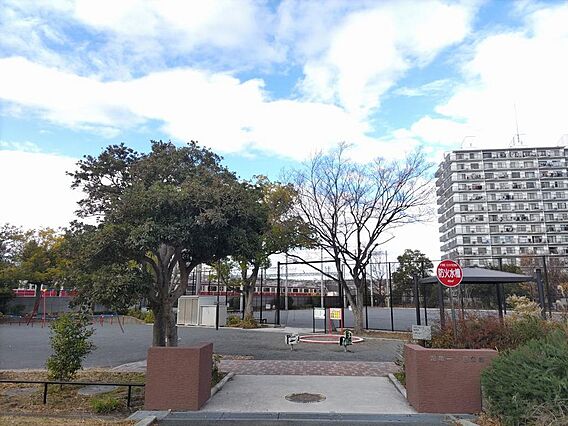 泥亀一丁目公園...