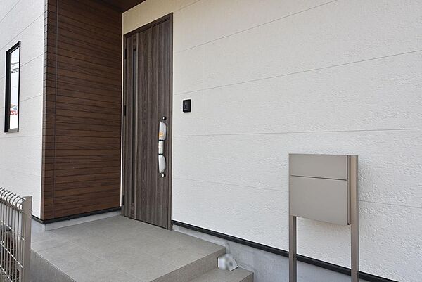 玄関を拡大表示