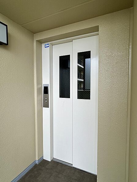 建物内・エレベーター
