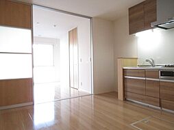 白井ハイツ 102 1階1LDKのリビング/ダイニング