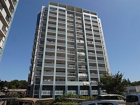 総戸数618戸の大規模マンション。大規模マンションならではの充実した共用施設が魅力です。