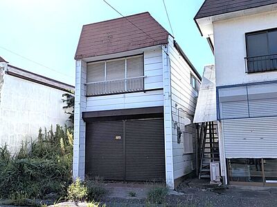 外観:築1982年9月 現況引き渡し 外観:築1982年9月 現況引き渡し