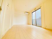 同一建物内102号室内装写真転載