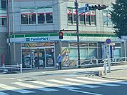 コンビニ「ファミリーマート日野駅前店まで672m」