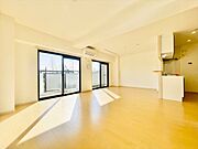 同一建物内203号室内装写真転載