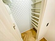 同一建物内202号室内装写真転載