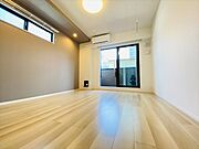 同一建物内201号室内装写真になります。