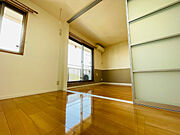 綺麗なフローリングのお部屋です