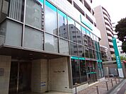 銀行「東京都民銀行まで180m」