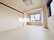 2面採光の明るいお部屋です☆