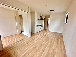 西武多摩川線 競艇場前駅 徒歩4分の賃貸アパート 2階1LDKのリビング/ダイニング