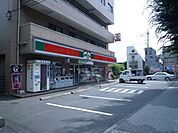 コンビニ「サンクスまで240m」
