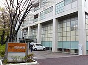 病院「昭和大学附属烏山病院まで370m」