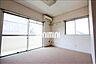 リビング/ダイニング：二面採光の明るいお部屋です