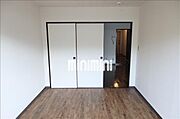 ベランダ側から見たお部屋です
