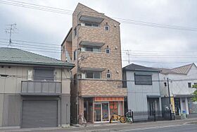 リーソンズコート  ｜ 兵庫県伊丹市行基町１丁目（賃貸マンション1R・3階・20.34㎡） その1