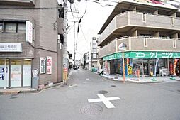 7 / 11